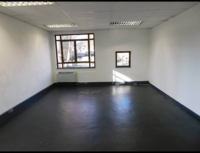 253M² OFFICE TO LET IN HYDE PARK